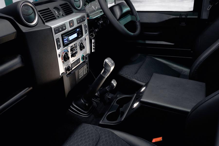  Land Rover Defender SVX 60th Anniversary Edition 2008 года  (фото 4 из 35)
